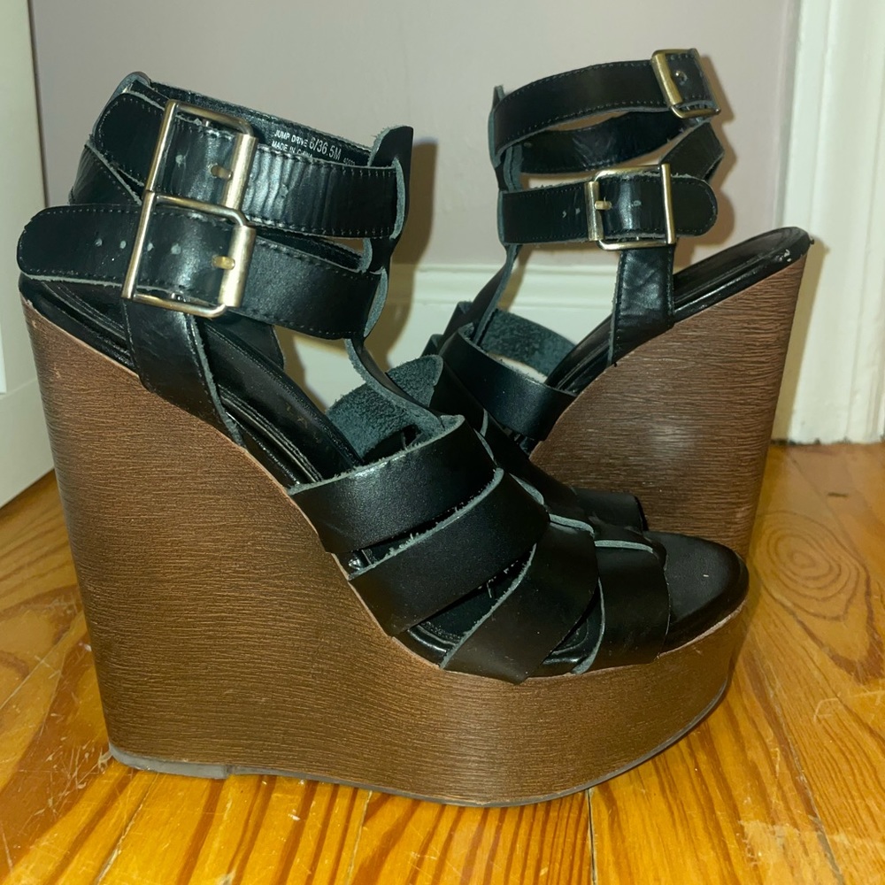 Chinese Laundry black leather wedges